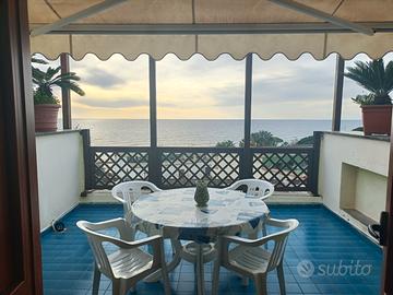 Appartamento a Luglio a Marina di Baia Capitello