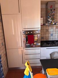 cucina completa di elettrodomestici 