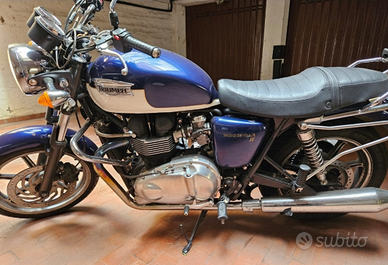 Triumph Bonneville SE