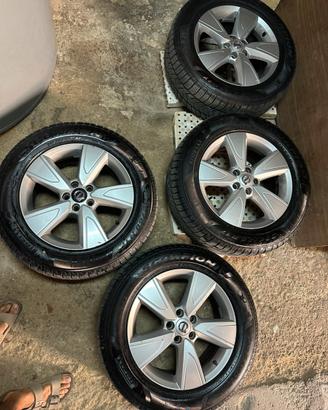 Cerchi e gomme volvo xc 40 originali