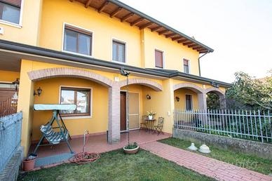Villetta a schiera di 192 m² con più di 5 locali e