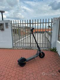 monopattino elettrico ninebot F2PRO