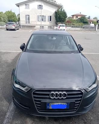 Audi A3 Sportback S-tronic 1600 tdi Ambiente