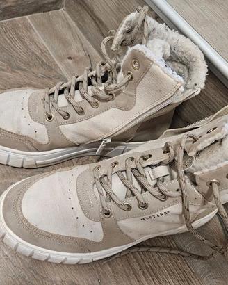 Sneakers alte o scarponi invernali