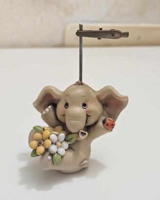 Elefantino porta foglietti