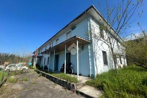 CAPANNONE A BRUGNATO