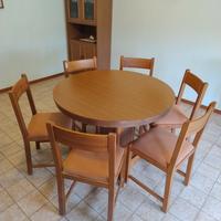 tavolo rotondo con 6 sedie vintage