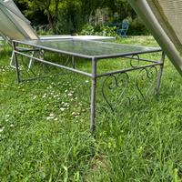 Tavolo in vetro da giardino