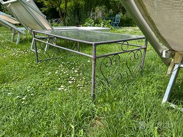 Tavolo in vetro da giardino
