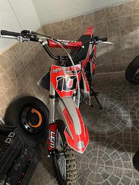 Pit bike