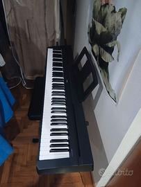 Tastiera Yamaha con base e sgabello