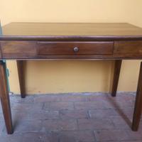 Tavolo Luigi XVI Emiliano in noce antico