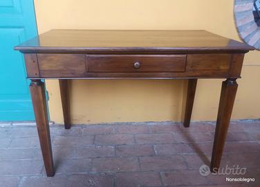 Tavolo Luigi XVI Emiliano in noce antico