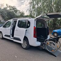 Opel Combo Life Pianale ribassato con rampa disabi