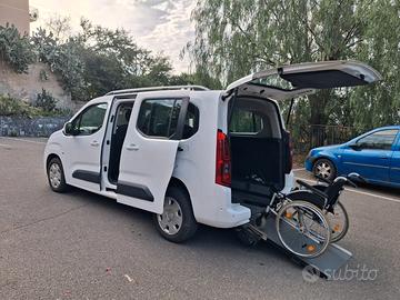 Opel Combo Life Pianale ribassato con rampa disabi