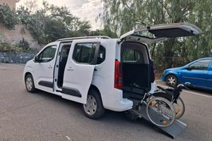 Opel Combo Life Pianale ribassato con rampa disabi