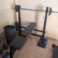 Panca Piana Bilanciere e Pesi