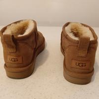 Scarponcini donna Marca UGG Modello Classico Ultra