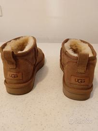 Scarponcini donna Marca UGG Modello Classico Ultra