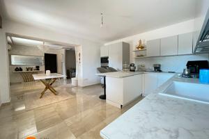 Ampia villa indipendente completamente ristruttura