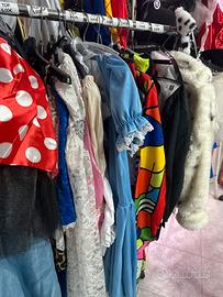 Vestiti per saggi di danza o carnevale