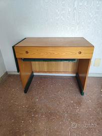  Scrivania allungabile 