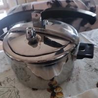pentola a pressione nuova