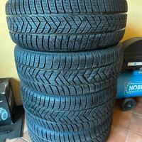 Gomme Pirelli Scorpion Winter 235/55/19 255/50/19