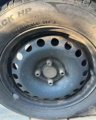 4 Gomme invernali 165/70 R14 Minerva con cerchi