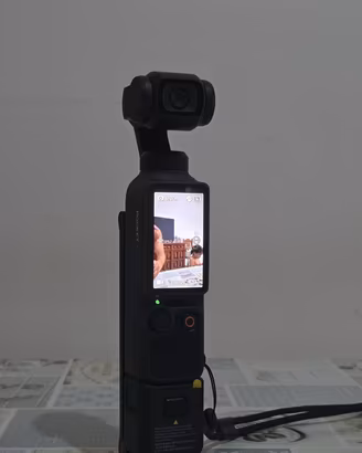 DJI Osmo Pocket 4
