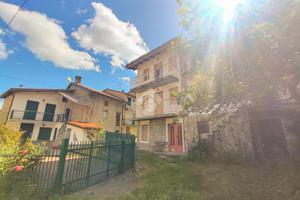 CASA SEMINDIPENDENTE A FABBRICA CURONE