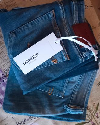 2 paia di jeans di firma 