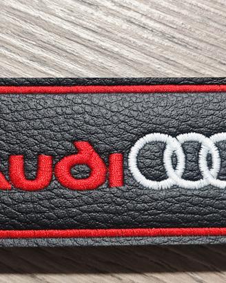Portachiavi Audi ricamato personalizzabile 