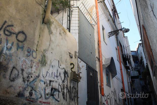 Rif 423 - Palazzina in centro storico, 4 unità