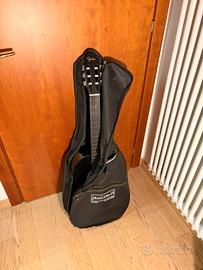 Chitarra classica nera con custodia marca faby