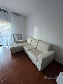 Divano angolare con chaise longue