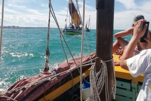 Barca tradizionale adriatica con vela al terzo