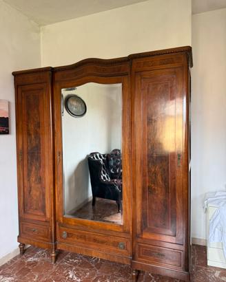 Armadio antiquariato