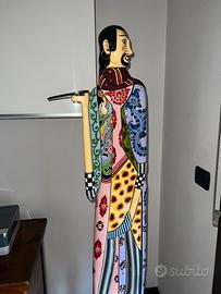 Statuta Tom’s drag