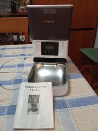 Distributore crocchette.