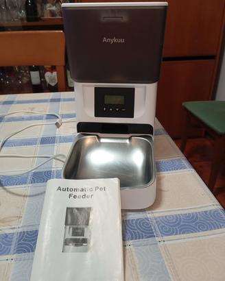 Distributore crocchette.