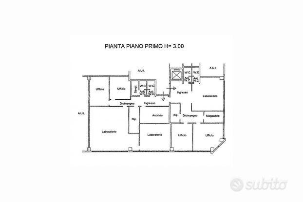 Spazioso ufficio arredato in posizione strategica