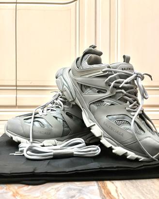 balenciaga track