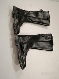 stivali in pelle modello biker