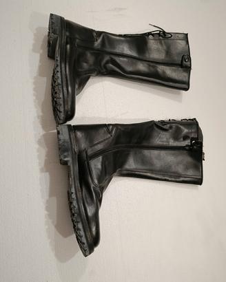 stivali in pelle modello biker