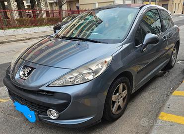 Peugeot 207 1.4 Benzina e GPL idonea neo patentati