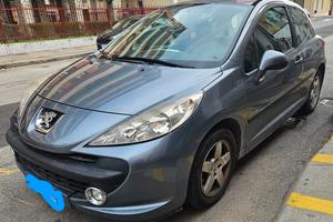 Peugeot 207 1.4 Benzina e GPL idonea neo patentati