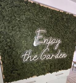 Quadro muschio stabilizzato e scritta neon "Enjoy