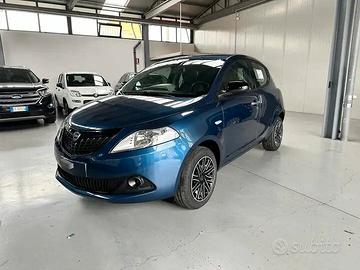 Lancia Ypsilon 1.0 FireFly 5 porte S&S Hybryd Gold