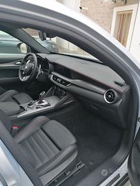 Stelvio competizione 280cv  permuta con mercedes g